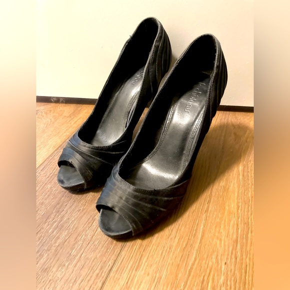 Le Château heels - Picture 1 of 2